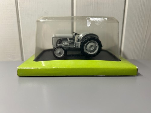 Hachette diecast tractor model - diecast,